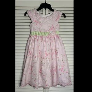 100% nylon Pink flowery children’s dress